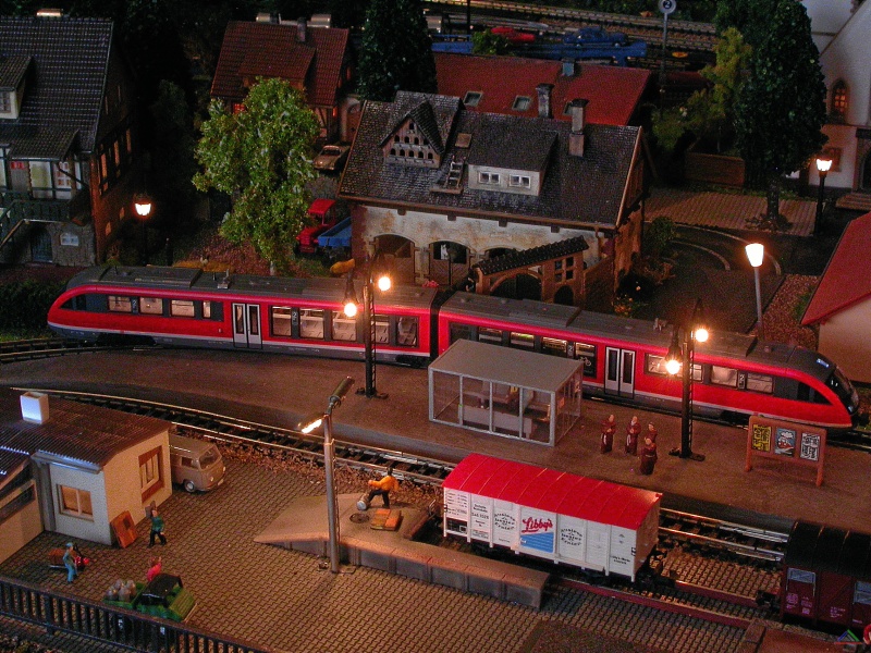 087 Einfahrt in Oberennau.JPG - Fahrplanmäßige Ankunft in Oberennau am Gleis 2